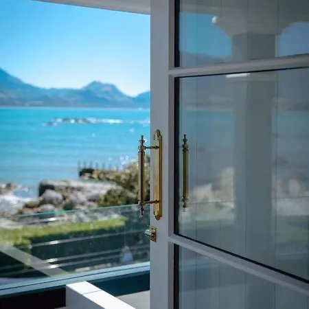 The Pier Hotel Kaikoura Exterior photo