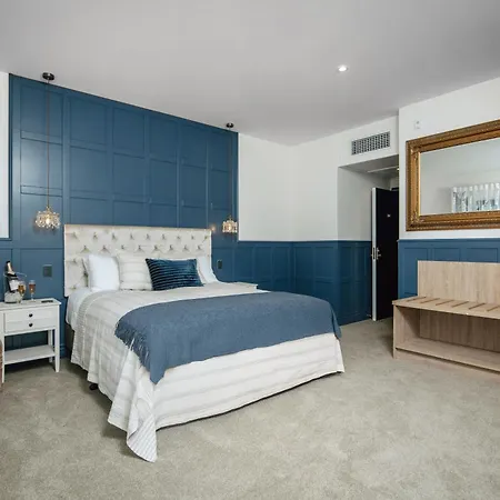 The Pier Hotel Kaikoura Exterior photo