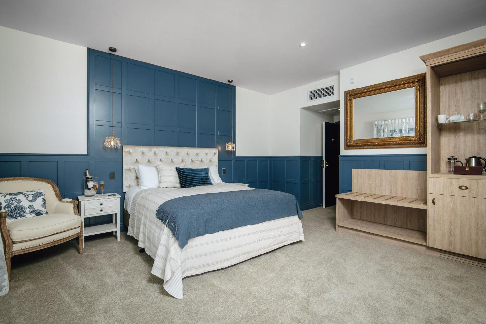 The Pier Hotel 2*